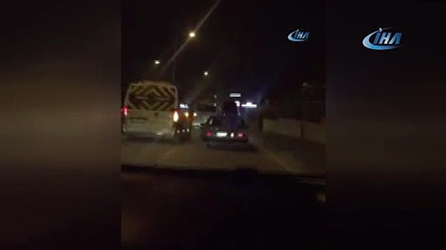 Hayrete düşüren görüntü! Tamponda yolculuk...