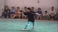 Hwang Yi performing horse cutter
