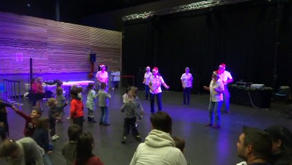 Cowgirl' up, extrait de la démo de Noël. Danse