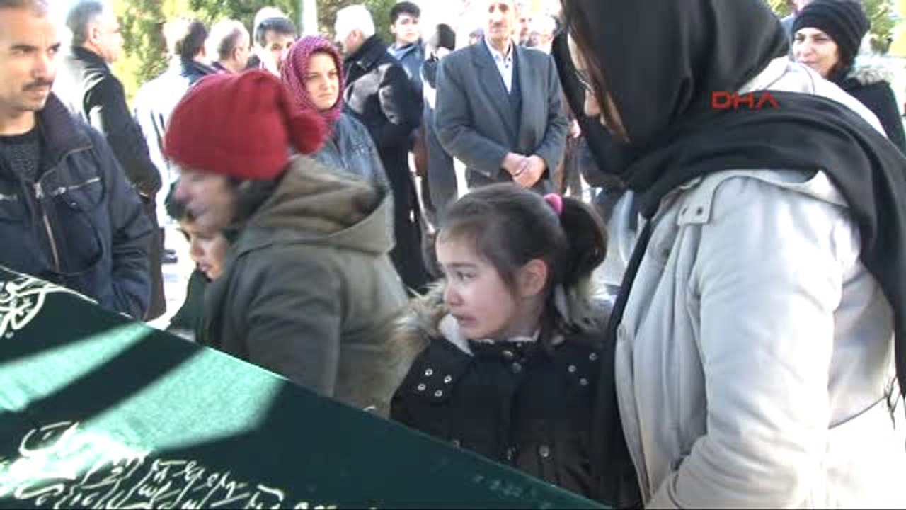 Başbakan Yıldırım, İlkokul Öğretmeninin Cenaze Törenine Katıldı