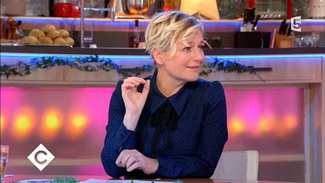 La blague osée d'Anne-Elisabeth Lemoine à Christophe Dechavanne qui jette un froid dans C à vous - Regardez