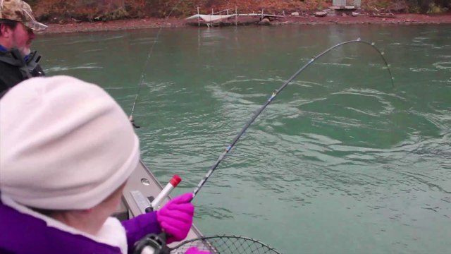 Travel Track On Sirk TV: NIAGARA RIVER FISHING [Niagara Region Charter Service - New York]