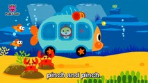 Baby Shark on the Bus _ Sing along with baby shark _ Pinkfong Songs for Children-T