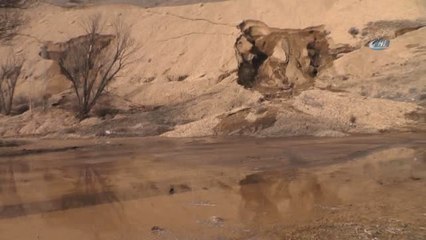 Hes Kanalından Sızan Sular Evleri Bastı