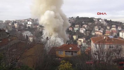 Üsküdar'da 3 Katlı Ahşap Bina Yandı - 4