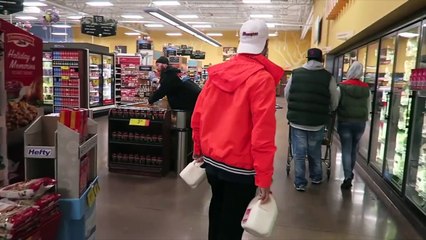 AIR HORN PRANK ON WALMART!