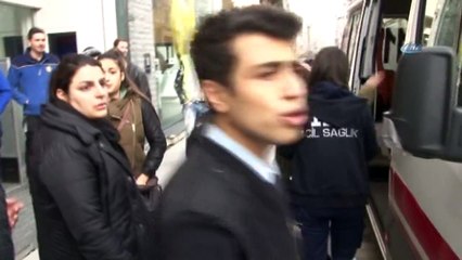 İstiklal Caddesi'nde İsrailli Kadının Başına Tahta Düştü