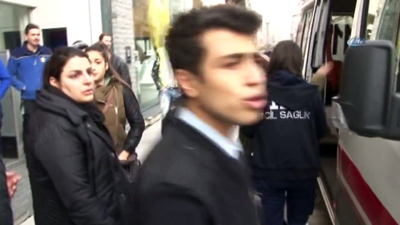 İstiklal Caddesi'nde İsrailli Kadının Başına Tahta Düştü