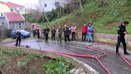 Üsküdar’da Ahşap Bina Alev Alev Yandı