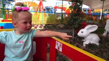 Настя в парке Леголенд играет на детской площадке лего Влог развлечения для детей Legoland for kids
