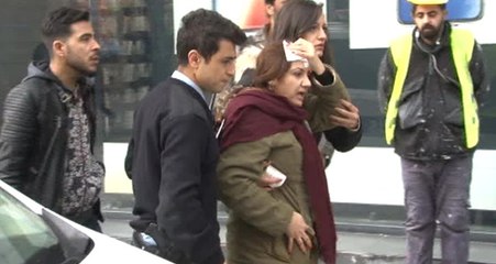 İstiklal Caddesi'nde Yürüyen İsrailli Kadının Başına İnşaattan Tahta Düştü