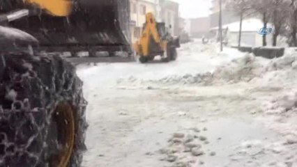 Bingöl'de Kar 70 Köy Yolunu Ulaşıma Kapattı