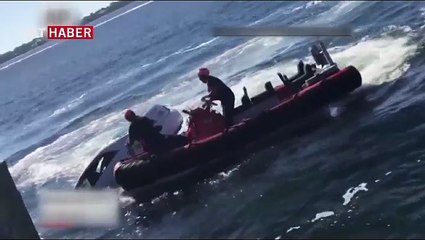 89 yaşındaki adam, sulara gömülen araçtan son anda kurtarıldı.