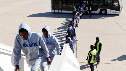 Deportados vários migrantes de campos de detenção líbios