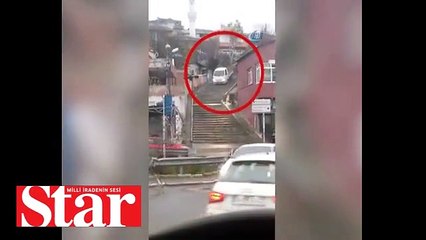 Merdivenleri yol gibi kullandı!; Görenler gözlerine inanamadı