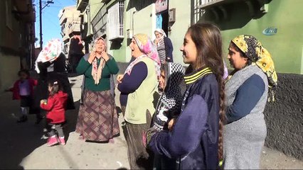 Hırsızlar, 110 bin TL'lik ziynet eşyasının bulunduğu para kasasını kilime sarıp götürdüler