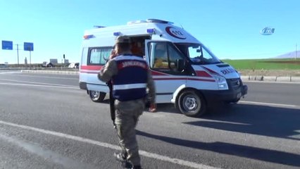 Ambulans ile Otomobil Çarpıştı: 2 Yaralı