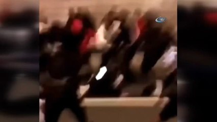 Paris'te Yılbaşı Gecesinde Kadın Polis Darp Edildi