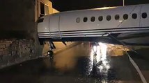 Un avion se retrouve le nez enfoncé dans un bâtiment de laéroport de Malte