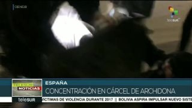 España: activistas intentan frenar deportaciones de inmigrantes