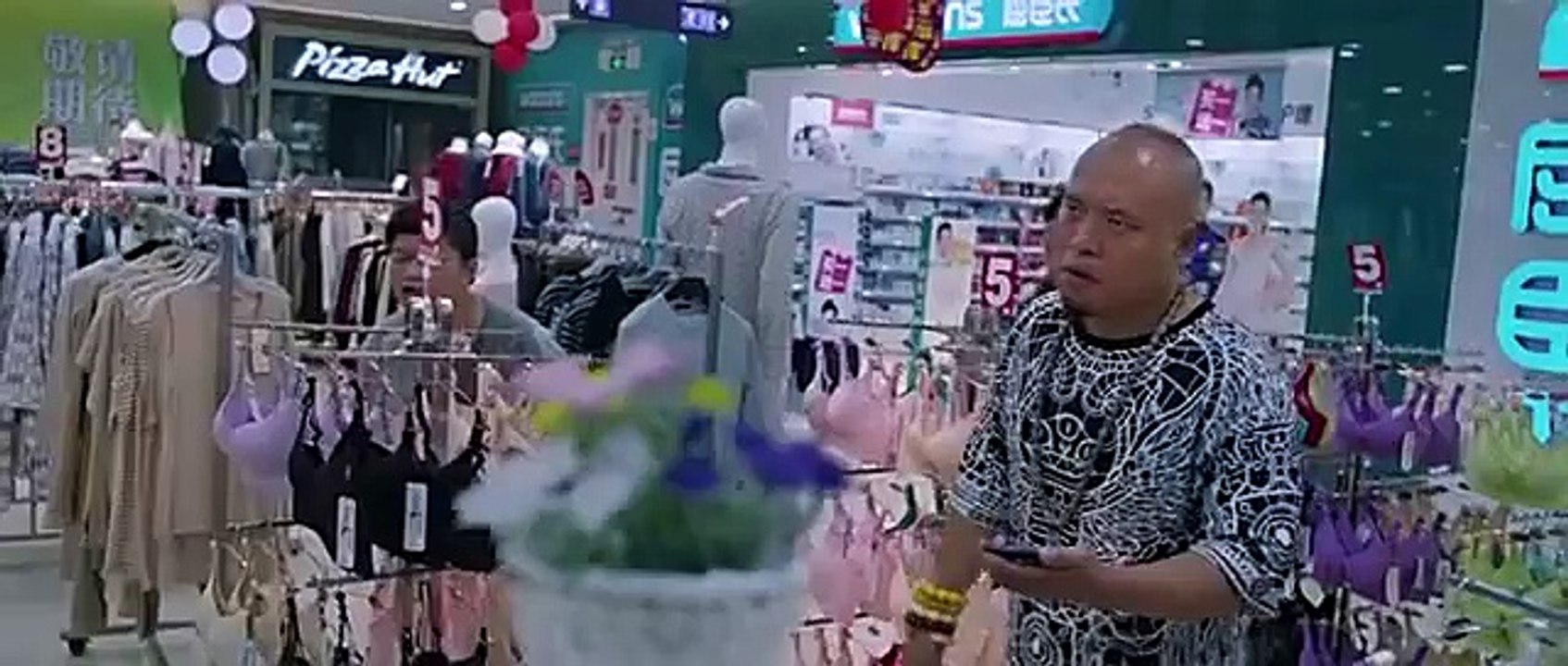 《绝色保镖之洪门天赐》全网首播
