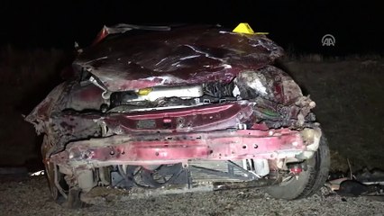 İki otomobil çarpıştı: 1 ölü, 1'i ağır 7 yaralı - AKSARAY