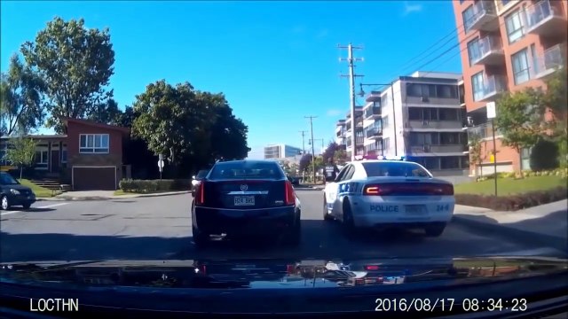 Ce chauffard double n'importe comment et se fait attraper direct par la police - Instant Karma à Montreal