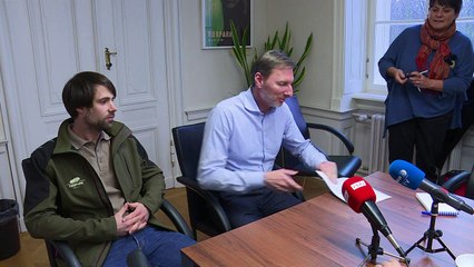 Berlín llora muerte súbita de osezno polar de menos de un mes