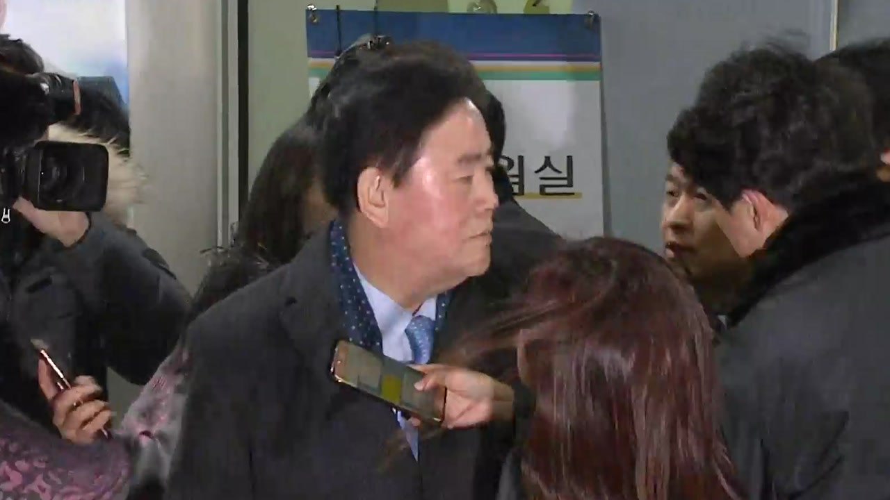 [현장영상] 최경환, 법원 출석 '묵묵부답' / YTN