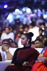 கொண்டை போட்டு வந்த கீர்த்தி சுரேஷ், மரண கலாய் கலாய்த்த ரசிகர்கள்- வீடியோ