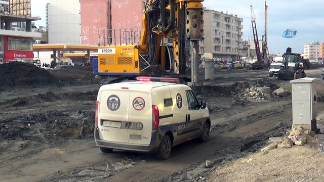 Hatay’da yol çalışması sırasında doğalgaz borusu patladı