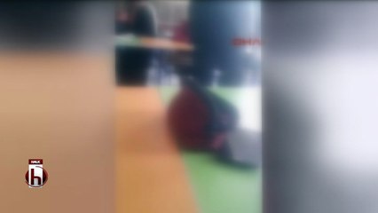 Engelli öğrenciye sınıfın ortasında dayak!