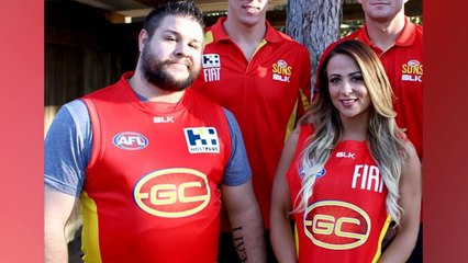 10 WWE Divas and Married Wrestlers Who Are Closer Than You Thought in Real Life