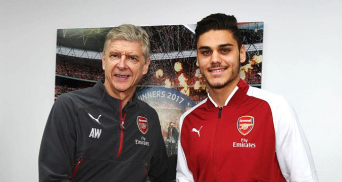 Arsenal Yunan Futbolcu Konstantinos Mavropanos'u Kadrosuna Kattı