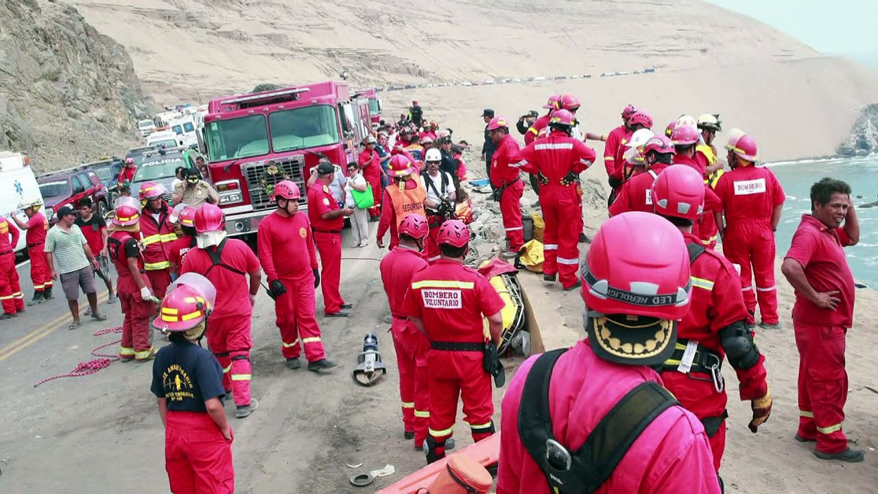 Tod in der Teufelskurve: Schweres Busunglück in Peru