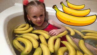 Learn Colors with Baby Banana Pool for Children Song Finger Family for kids Colours Бананы Бассеин