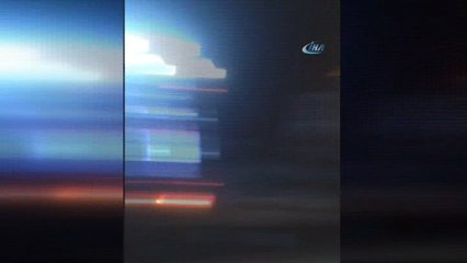 Kumaş yüklü kamyon alev alev yandı