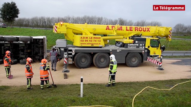 Bégard (22). 43 tonnes d’aliment pour animaux sur la 4 voies