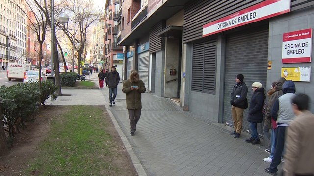 El paro registra su quinto descenso anual consecutivo