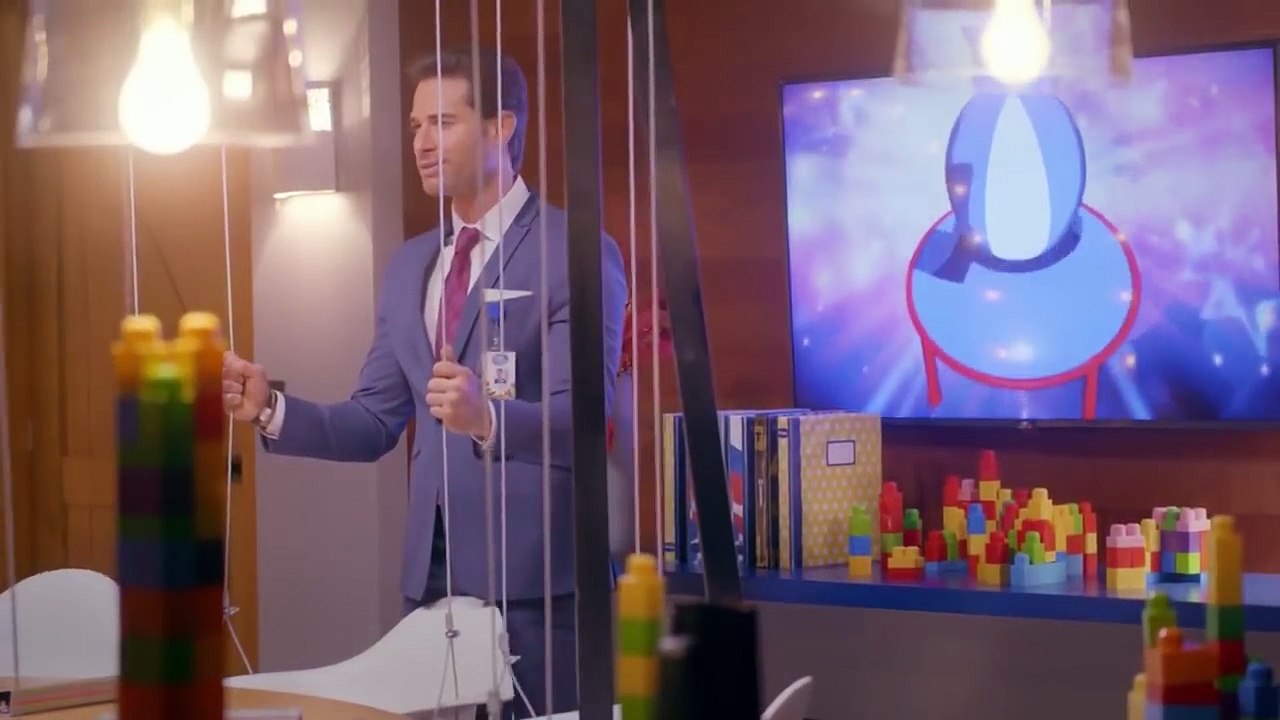 Mauricio es obligado a vender Logatoys ¦ Papá a toda madre - Televisa