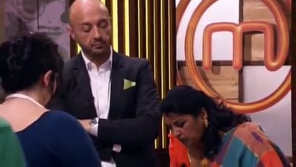 MASTERCHEF ITALIA 1 - I giudici assaggiano tutti i piatti dei concorrenti (PARTE 1)
