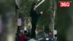 Video që po ndez protestat në Iran, vajza heq shaminë dhe ngre lart një flamur te bardhë (360video)