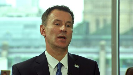 Hunt apologises to patients affected by NHS cancellations