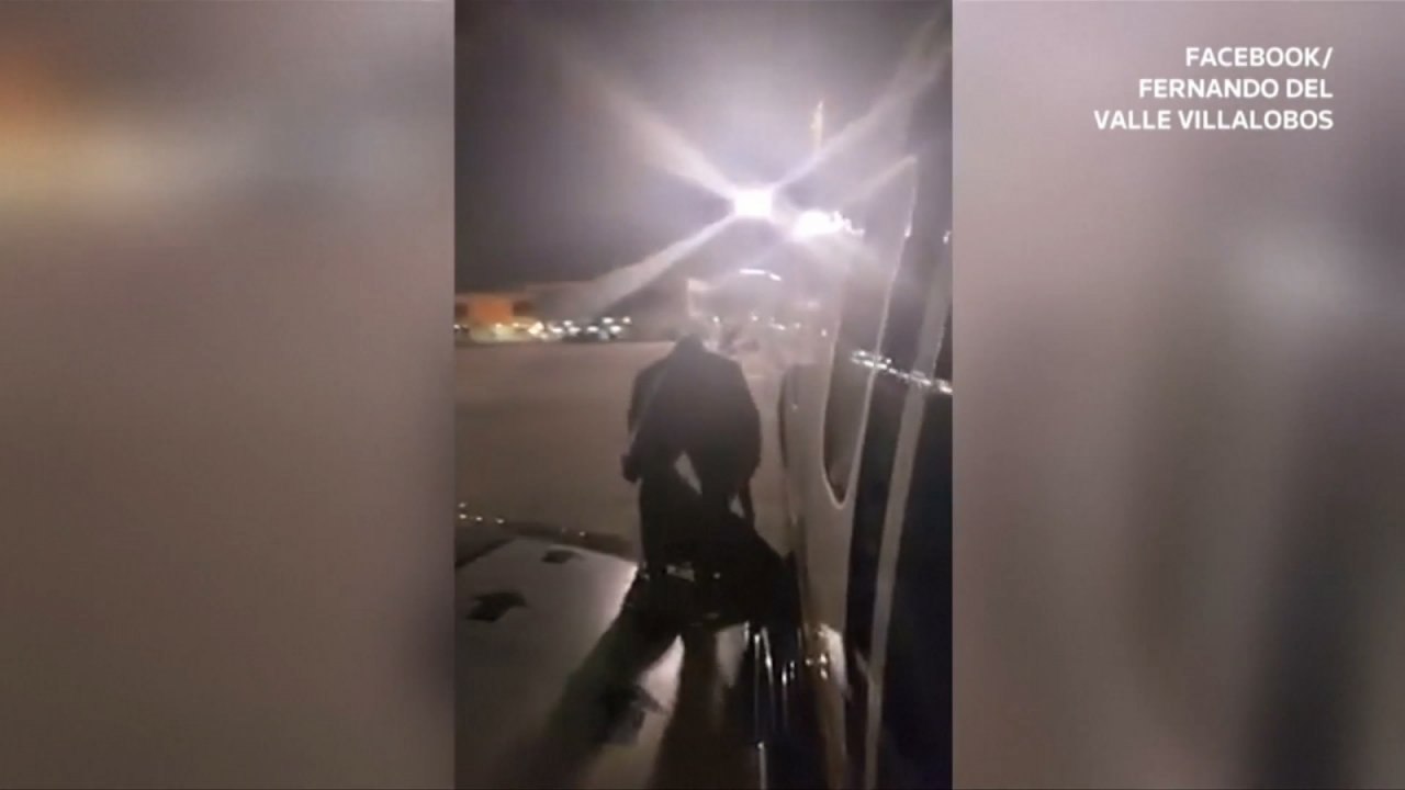 Disgruntled Ryanair passenger exits delayed plane through emergency door