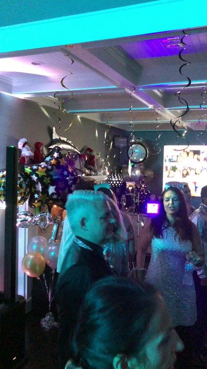 Silver and Gold New Years Eve Party! Social Media Wall: www.walls.io/y5dy5