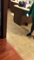 Après deux ans d'absence pour service militaire, il fait une très grosse surprise à sa mère