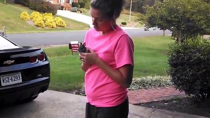 Cette famille relache un lapin mais tout ne va pas se passer comme prévu... Raté