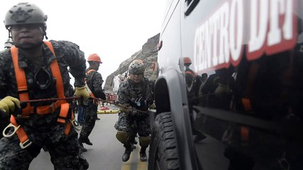 Sube a 50 el número de muertos por accidente de bus en Perú