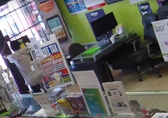 Man Locked Inside Store He Tried to Rob Stops to Pray Before Arrest
