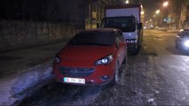 Kars eksi 15’i gördü... Vatandaşlar araçlarına halılı önlem aldı